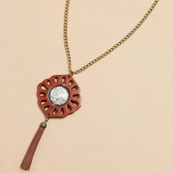 Three Bird Nest Boho Whiskey Pendant Necklace - Brown and Gold - Picture 3 of 6